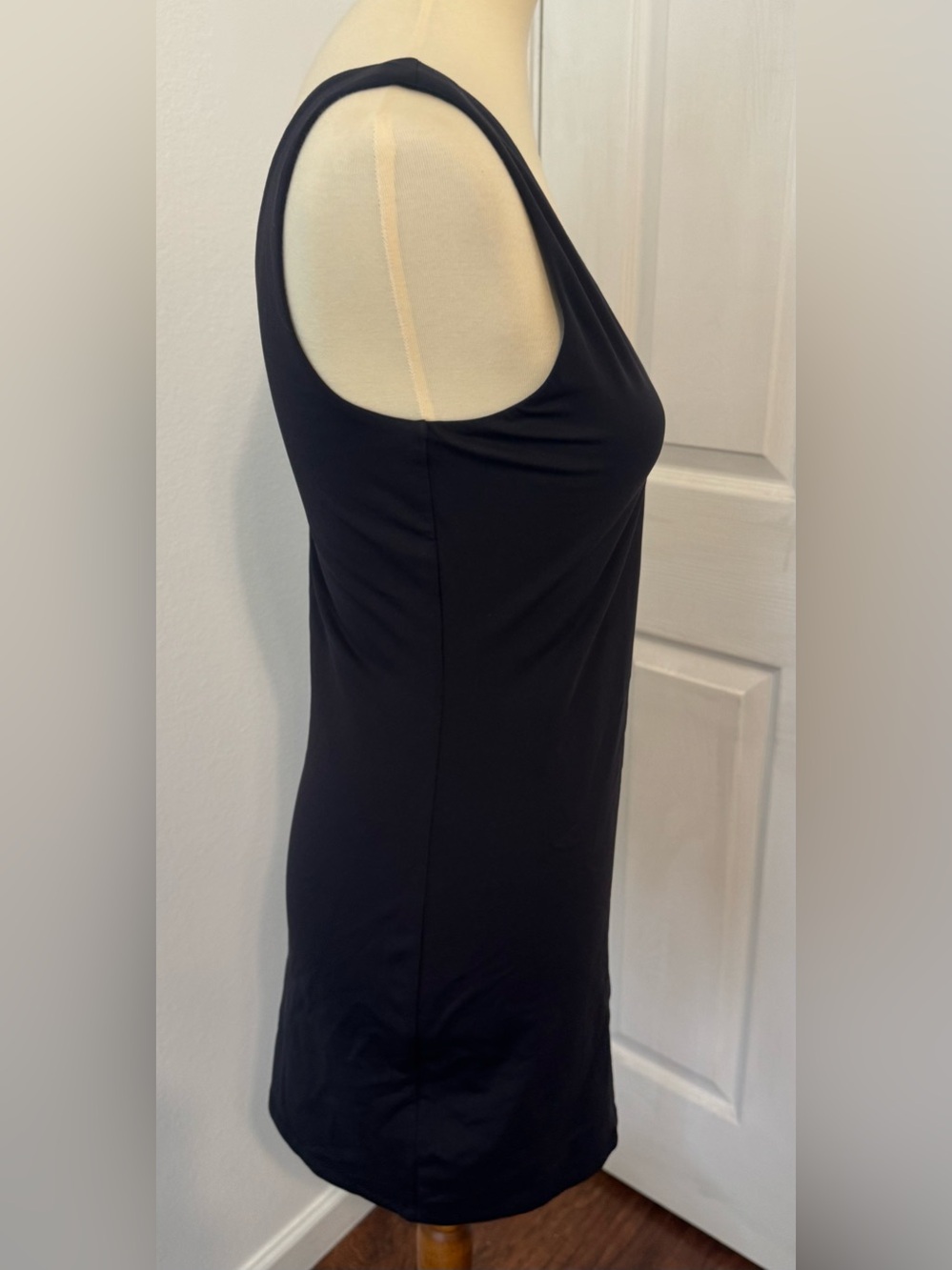 Aritzia Babaton Contour V-Neck Mini Dress Bodycon LBD Sexy Club Stretch Large - Picture 3 of 11